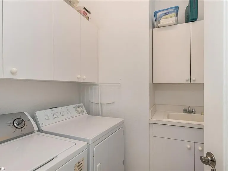 2383 Ravenna Blvd #Penthouse 202 — Photo 34
