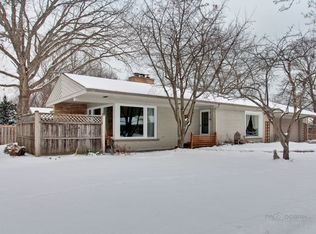 252 W Sheridan Pl, Lake Bluff, IL 60044