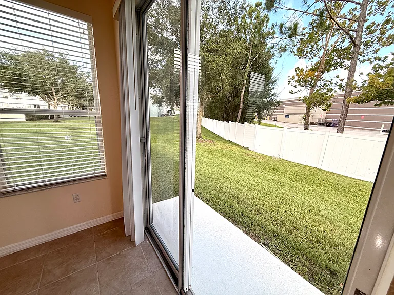 11652 Declaration Dr — Photo 31