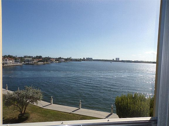 4th image of 3020 Marcos Dr APT S404
