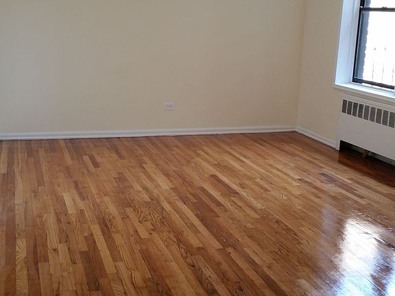 3rd image of 14345 Sanford Ave APT 507