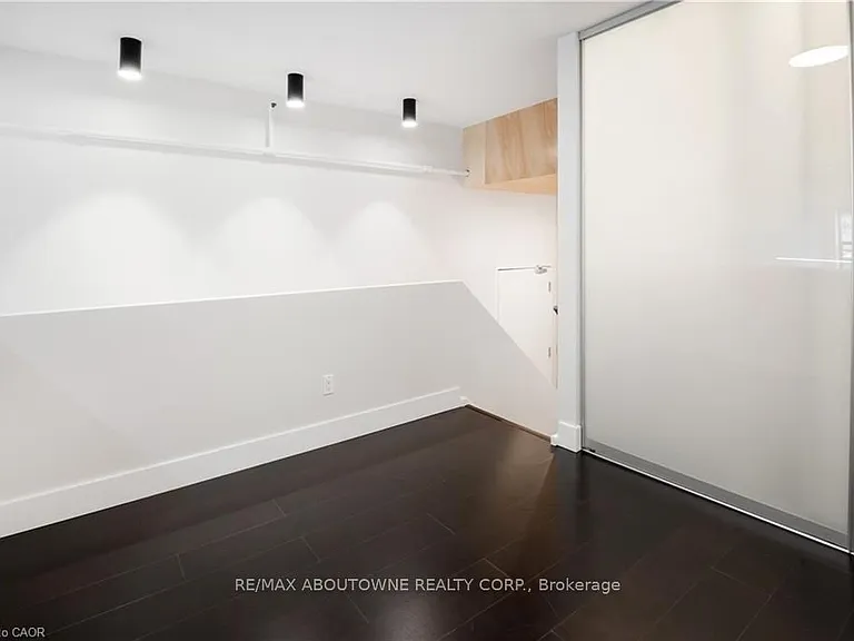 676 Richmond St W #105 — Photo 12