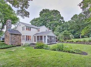 21 Cavray Rd, Norwalk, CT 06855