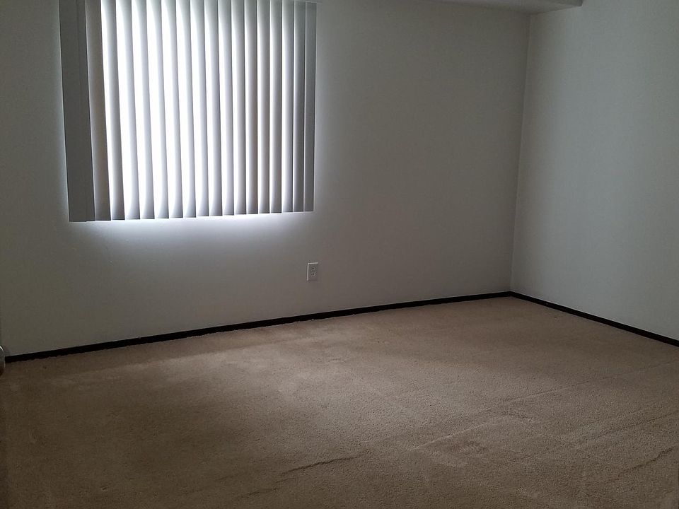 2nd image of 2921 W 61st Pl
