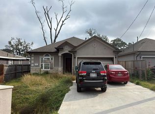 6626 Ezzard Charles Ln, Houston, TX 77091
