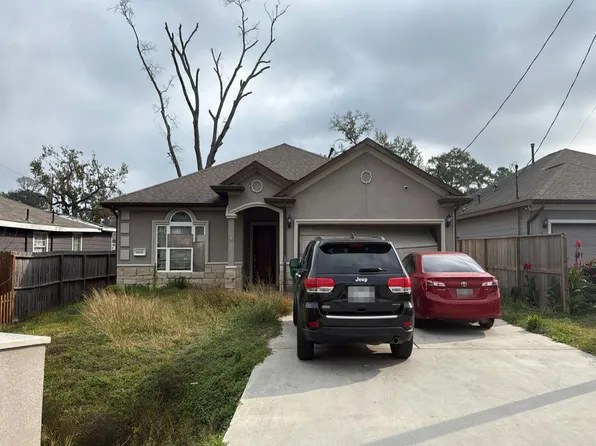 6626 Ezzard Charles Ln, Houston, TX 77091
