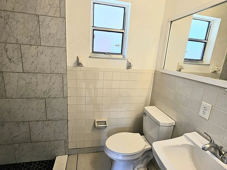 4114 24th St W — Photo 3