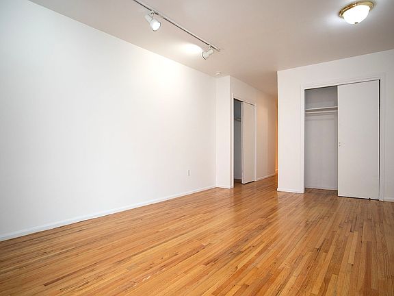 2nd image of 220 W 14th St APT 3A