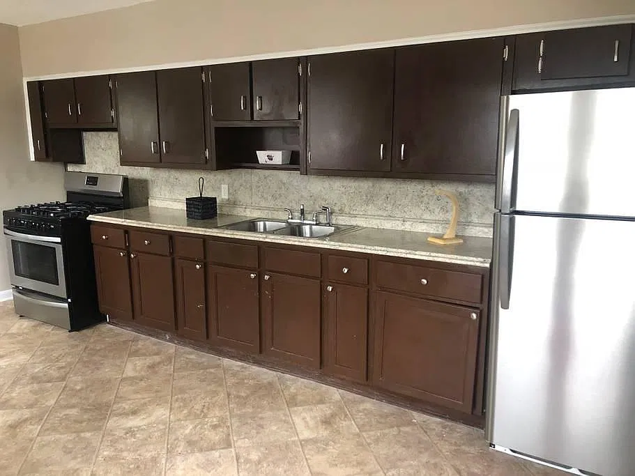 2103 Barberrie Ln — Photo 4
