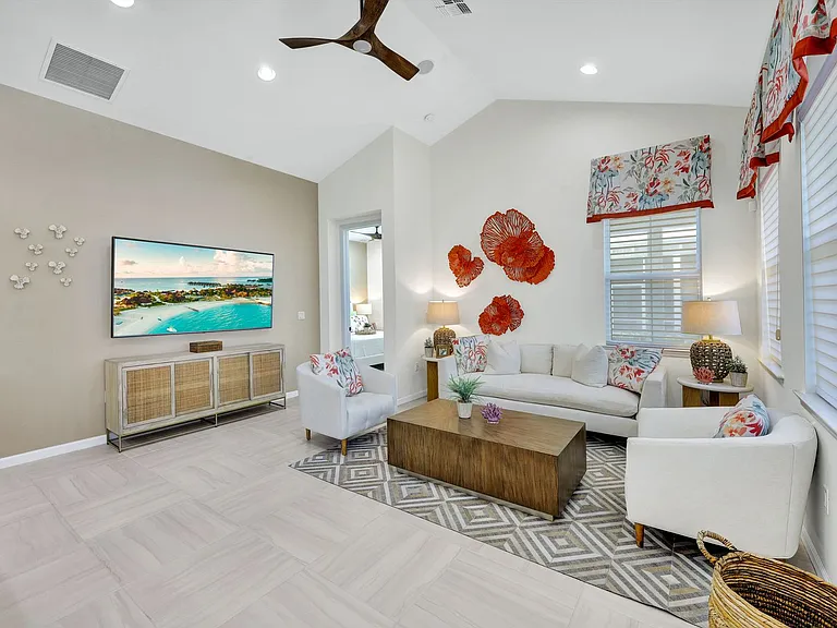 6996 Saona Ct — Photo 3