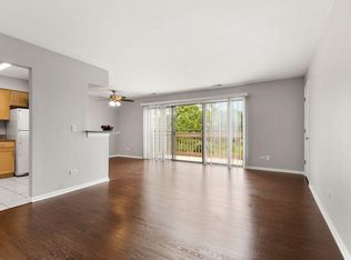 274 W Court Of Shorewood APT 3B, Vernon Hills, IL 60061