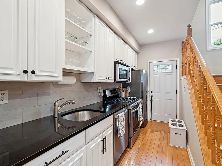 2357 Montrose St — Photo 17