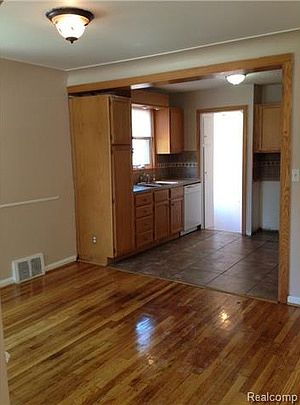 4th image of 709 S Minerva Ave