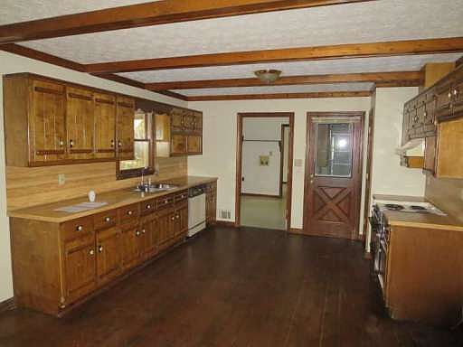 4th image of 1540 Royale Castle Dr