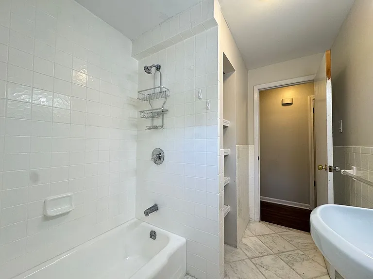 550 Whitney Ave #2 — Photo 10