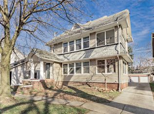 2819 E Derbyshire Rd, Cleveland Heights, OH 44118