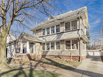 2819 E Derbyshire Rd, Cleveland Heights, OH, 44118