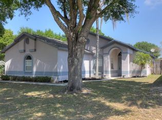 701 Sand Ridge Dr, Valrico, FL 33594