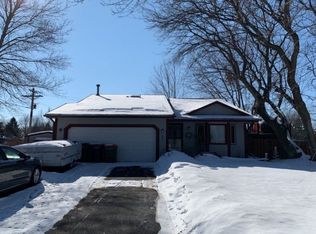 986 99th Cir NE, Blaine, MN 55434