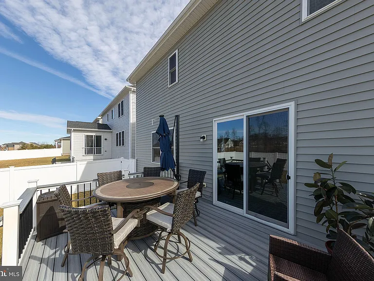124 Lenore Ln — Photo 36