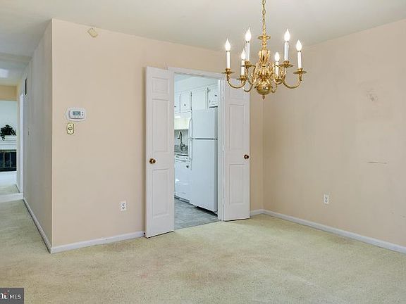 4th image of 1946 Hopewood Dr