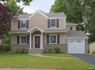 259 Manchester Rd, River Edge, NJ 07661