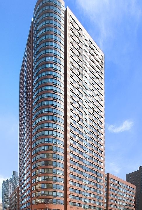 1st image of 200 E 94th St APT 2316