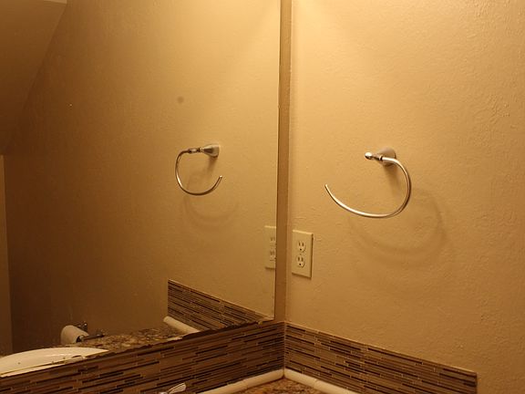 2nd image of 1902 Dartmouth St APT P1
