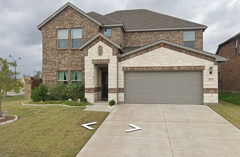 652 Cedar Springs Dr — Photo 1