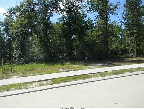 2nd image of 3416 Mahogany Dr