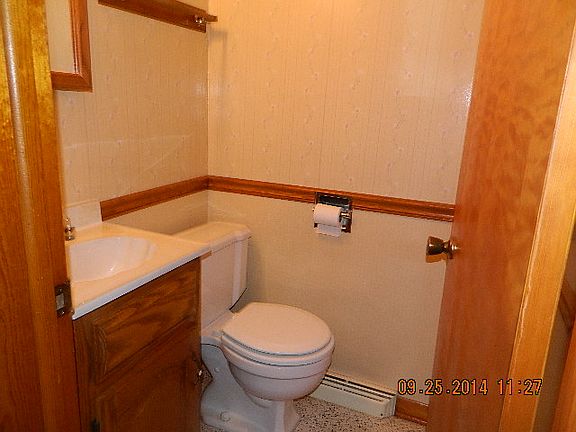5th image of 18039 Oakwood Ave