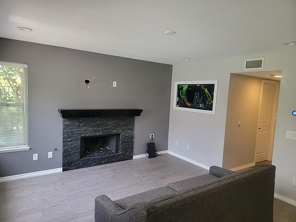 5th image of 23422 Shadwell Ct