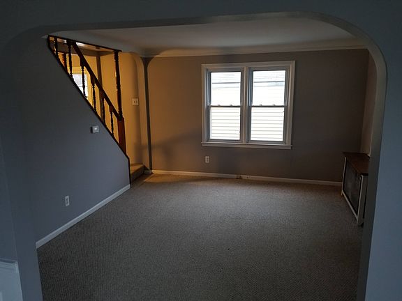 4th image of 23907 Lakewood St