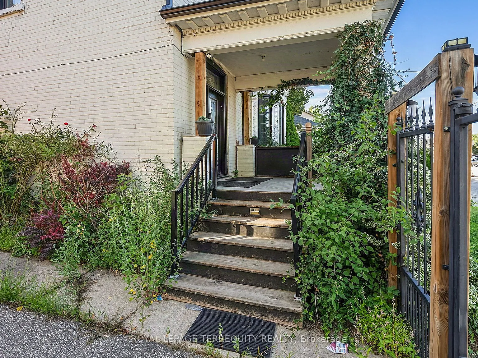 8 bed, $5,500 — Photo 2