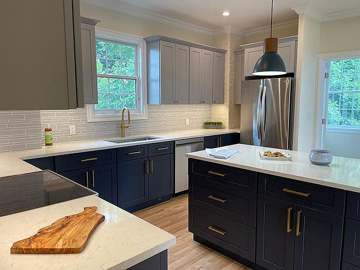 1st image of 336 Glenhill Ave Floor 1