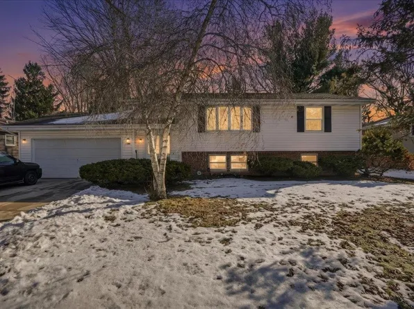 475 S Buckingham Blvd, Whitewater, WI 53190