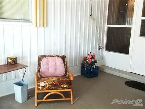 EXTRA UTILITY ROOM OFF FLORIDA RM