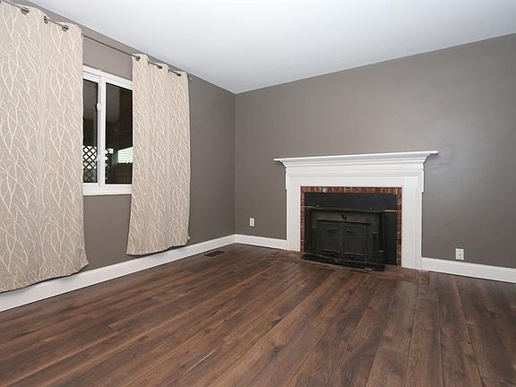 4th image of 8345 Vicksburg Dr
