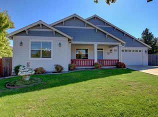 428 Nerton St, Talent, OR 97540