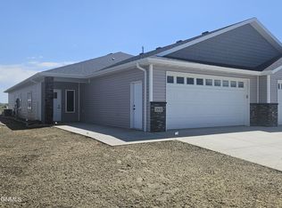 2502 34th Ave SE, Mandan, ND 58554