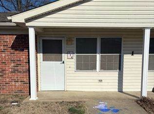 714 W Warren St, Charleston, MO 63834