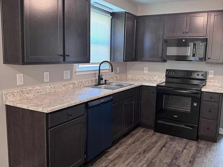 130 Shady Maple Dr — Photo 13