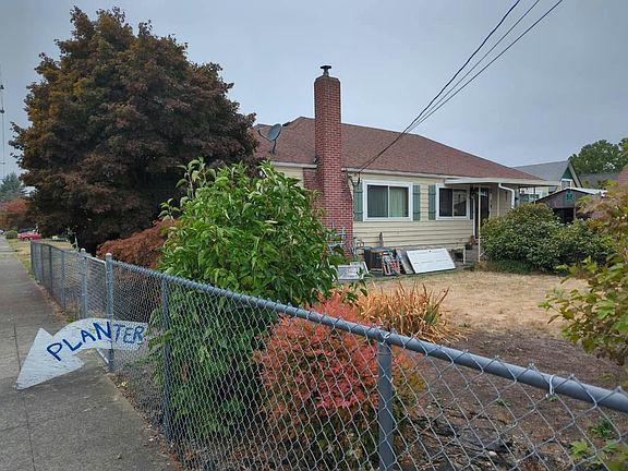 3rd image of 515 W 3rd St