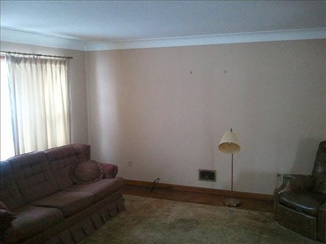 2nd image of 914 Dixie Ave
