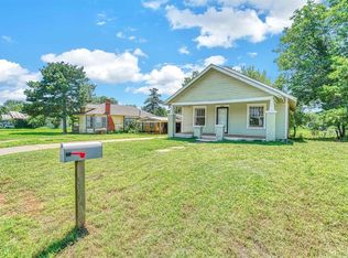 405 N 2nd St, Sayre, OK 73662
