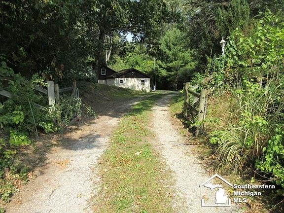 2nd image of 2980 W Sterns Rd