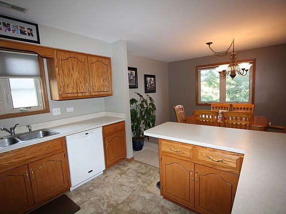 4th image of 2661 Jodee Dr Unit 2661