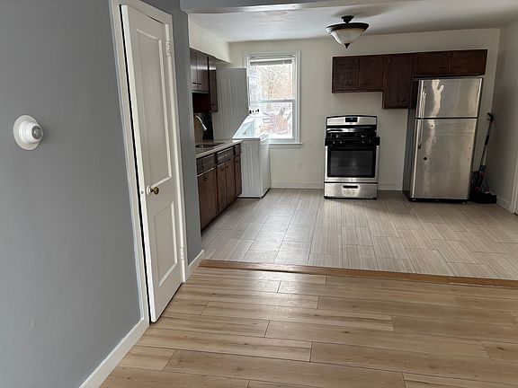 4th image of 58 Garden Dr #58