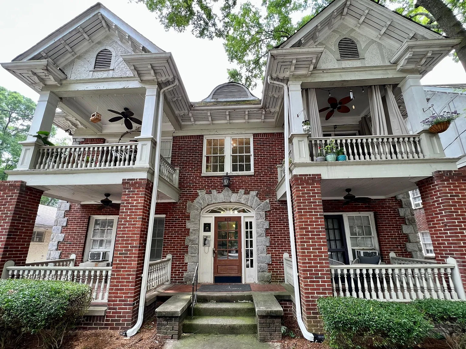1 bed, 900 sqft, $1,895 — Photo 2