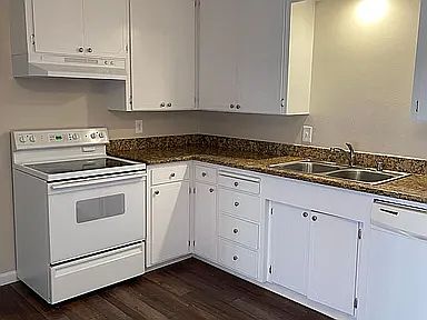 3rd image of 923 Parkview Ave